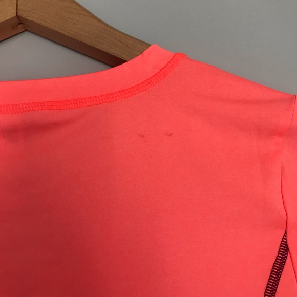 Under Armour short sleeve workout top, size medium - Picture 7 of 7